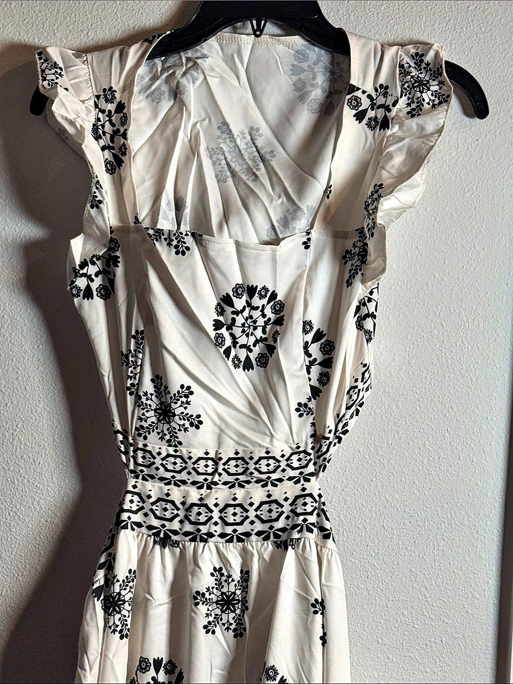 SHEIN Floral Maxi Dress in White & Black Size Small (4)